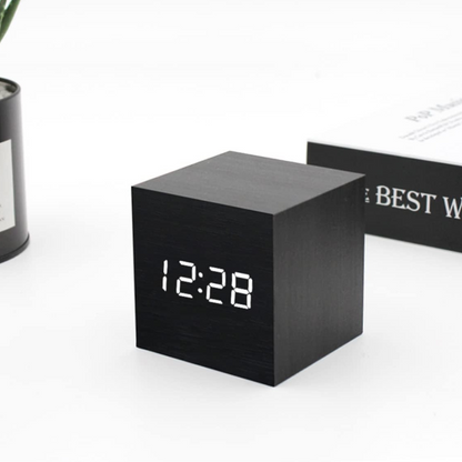 Réveil LED Design Minimaliste & Affichage Automatique