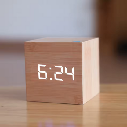 Réveil LED Design Minimaliste & Affichage Automatique