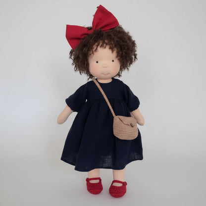 Poupée Tissu Enfant – Cheveux Bouclés –Robe