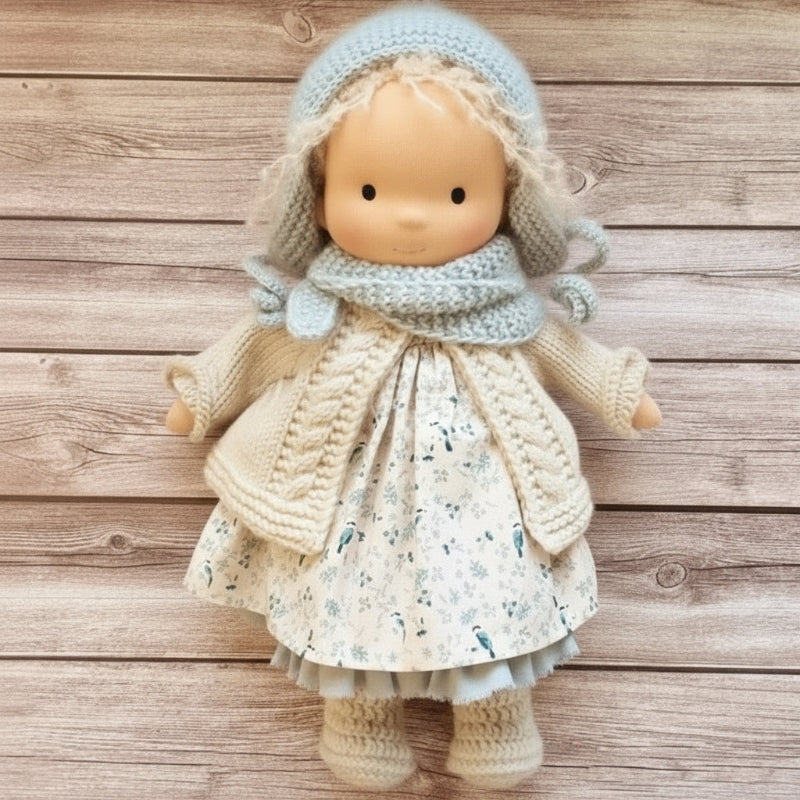 Poupée Tissu Enfant – Cheveux Bouclés –Robe