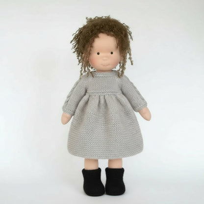 Poupée Tissu Enfant – Cheveux Bouclés –Robe