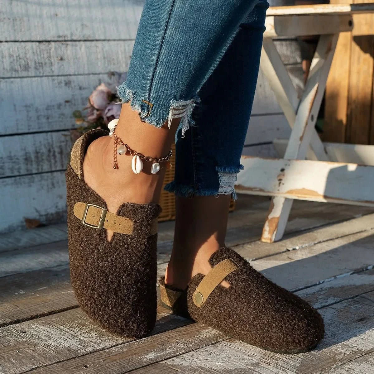 Sabots Intérieur Femme – Doublés – Bride Réglable