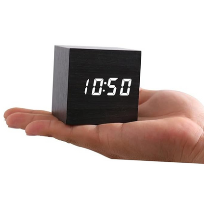 Réveil LED Design Minimaliste & Affichage Automatique